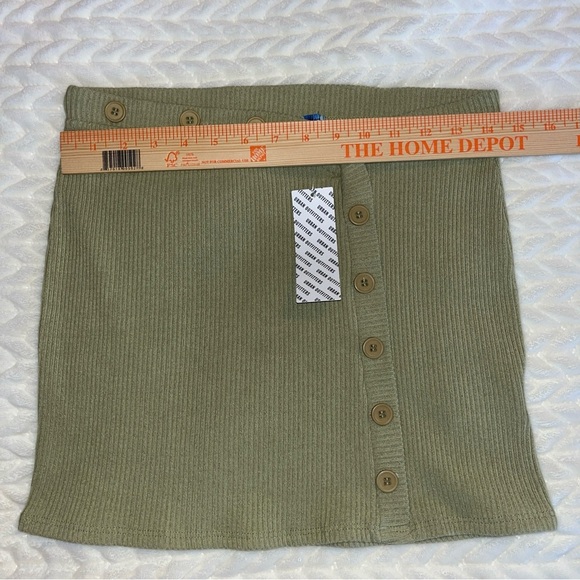 Urban outfitters Olive sage  Button-Down Mini Skirt new size medium - Picture 8 of 10